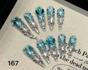 Customized Nails Picked In Liveroom