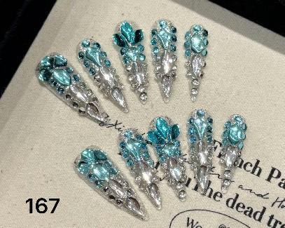 Customized Nails Picked In Liveroom